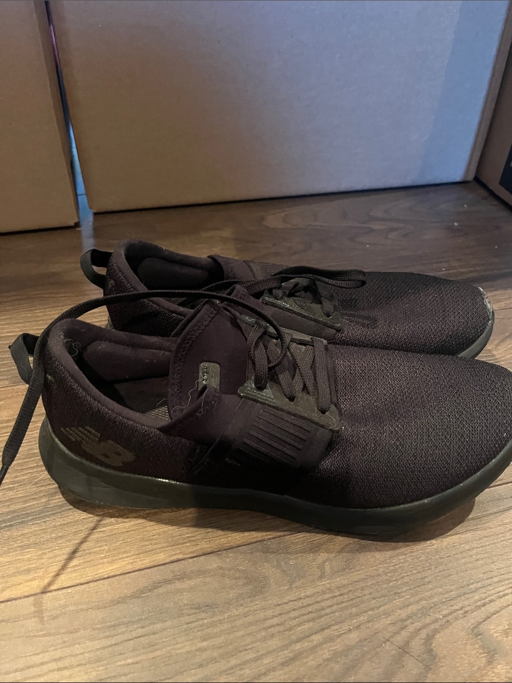 New Balance Men's Black Athletic Sneakers